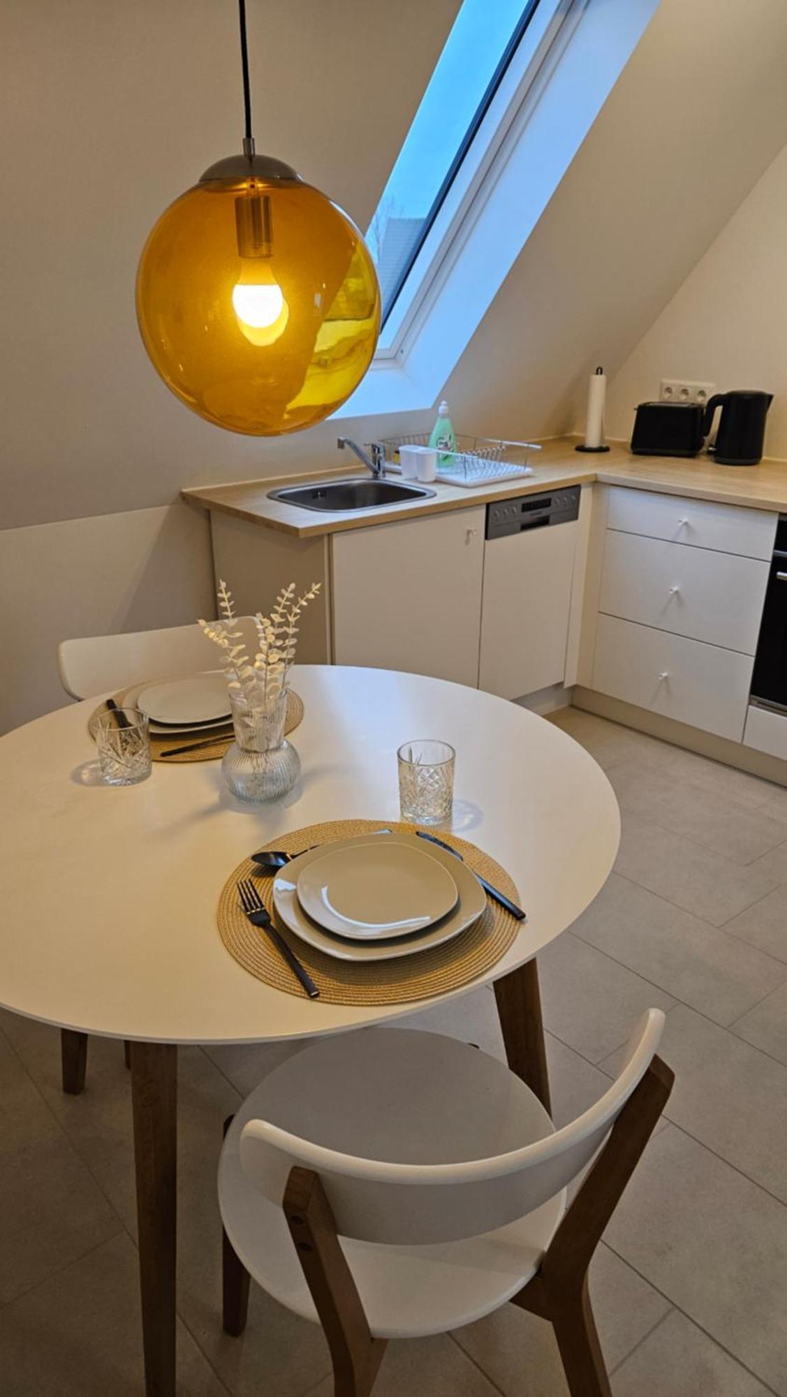 Ferienwohnung As 5 One & Two Bamberg - Modern In Ruhiger Lager Mit Balkon Hallstadt Extérieur photo